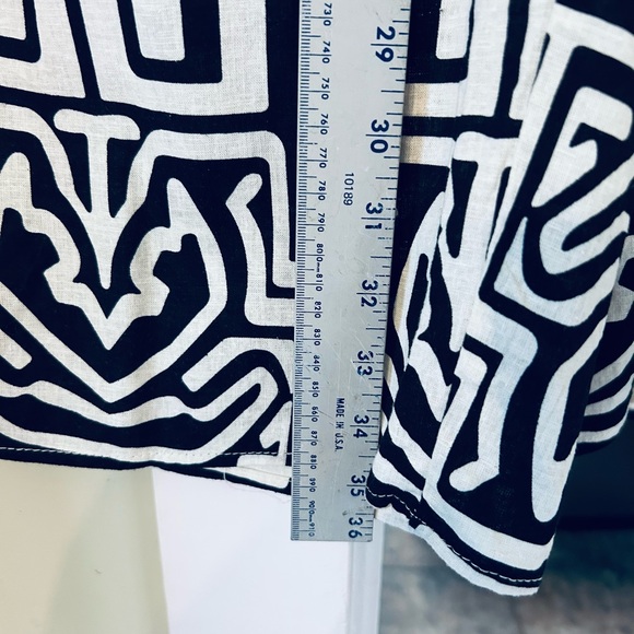 Be luau ready with these Rachel Zoe Black and White Geometric Pants worn once ! - Picture 4 of 5